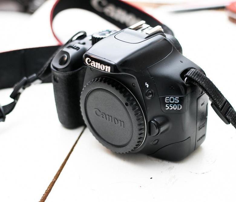 Фотоаппарат canon eos 550d. Canon 550d body. Canon 550d. Фотоаппарат кэнон 550 d. Canon 550d body.