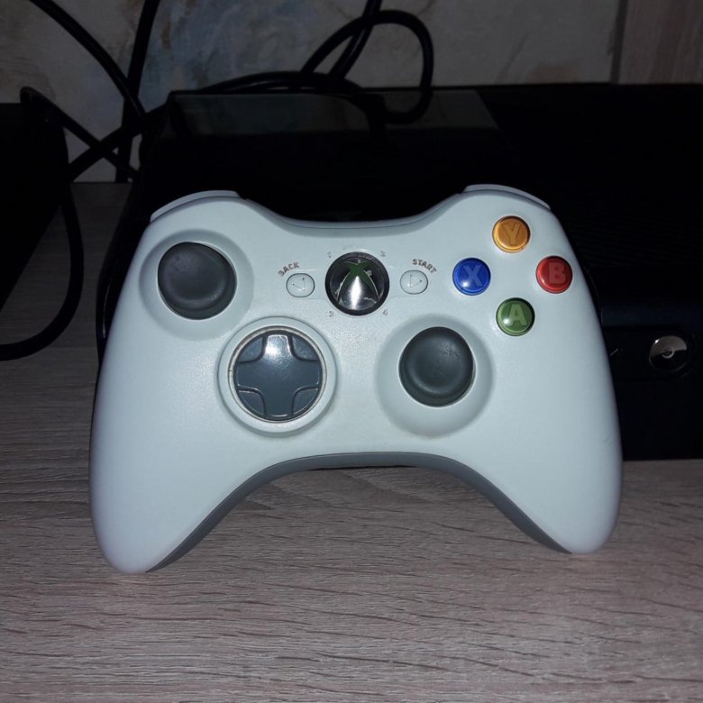 Геймпад xbox спб. Джойстик xbox 360 белый.