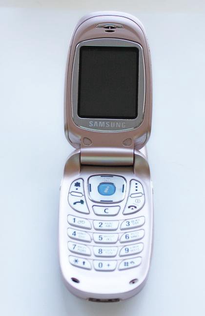Телефон самсунг кемерово. Samsung SGH e300. Самсунг е 300 раскладушка. Самсунг а 300 раскладушка. Samsung SGH-e300 incoming Call.