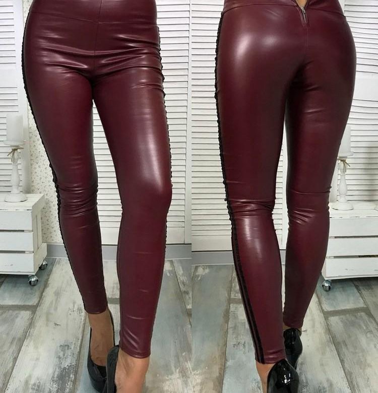 Бордовые кожаные брюки