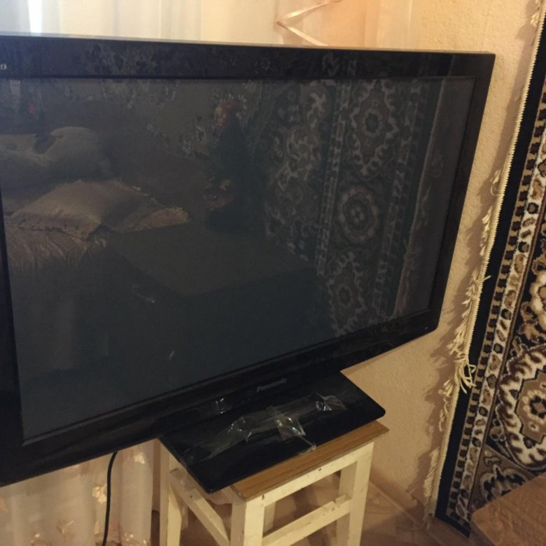 Купить телевизор на авито новосибирск. Телевизоры с рук. Телевизор б/у. Бэушный плоский телевизор. Телевизор дешёвый старый.