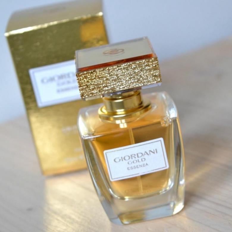Женские духи giordani gold essenza. Giordani Gold Essenza Parfum. Парфюм Giordani Gold Essenza. Духи Орифлейм Джордани Голд Эссенза. Парфюмерная вода Oriflame Giordani Gold Essenza.