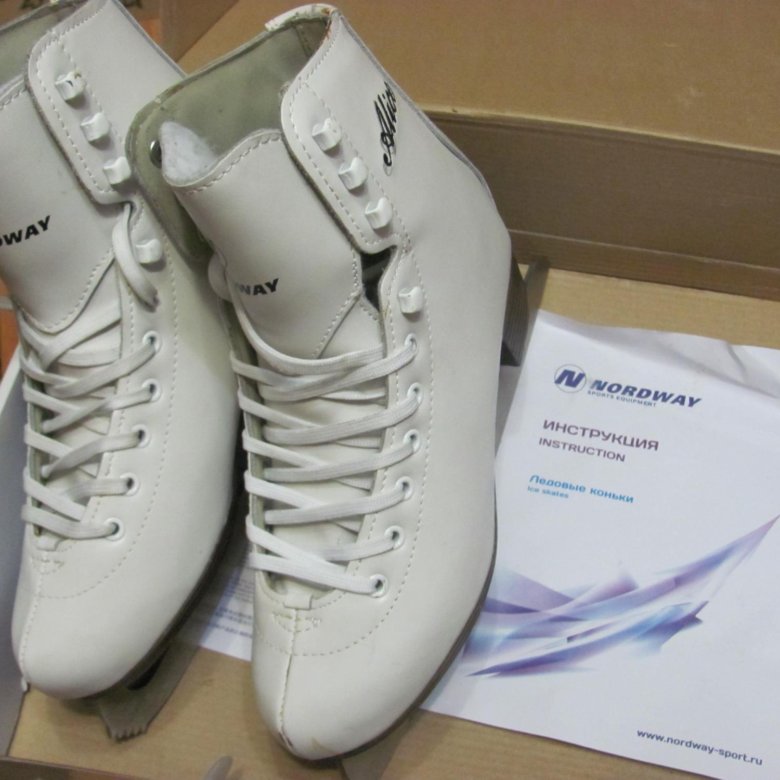 Спортмастер 4000. Risport rf4. Шнурки Risport. Чёрные коньки риспорт с лезвиями Matrix.