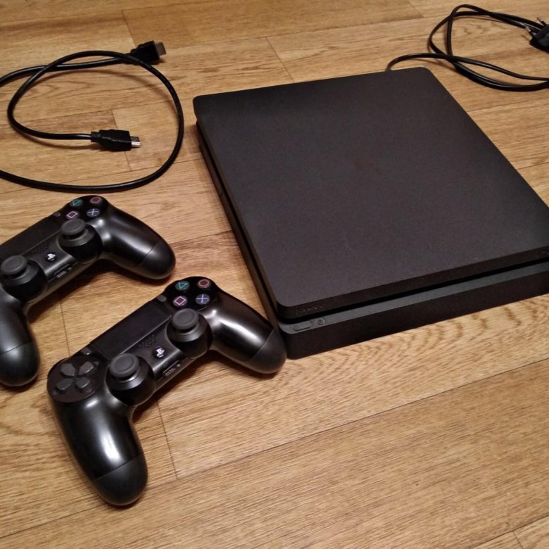 Продам сони 4. Ps4 Slim 2 джойстика. Ps4 Slim 1tb 2 геймпада. Ps4 Slim с 2 геймпадами. Ps4 Slim 2 джойстика фото.