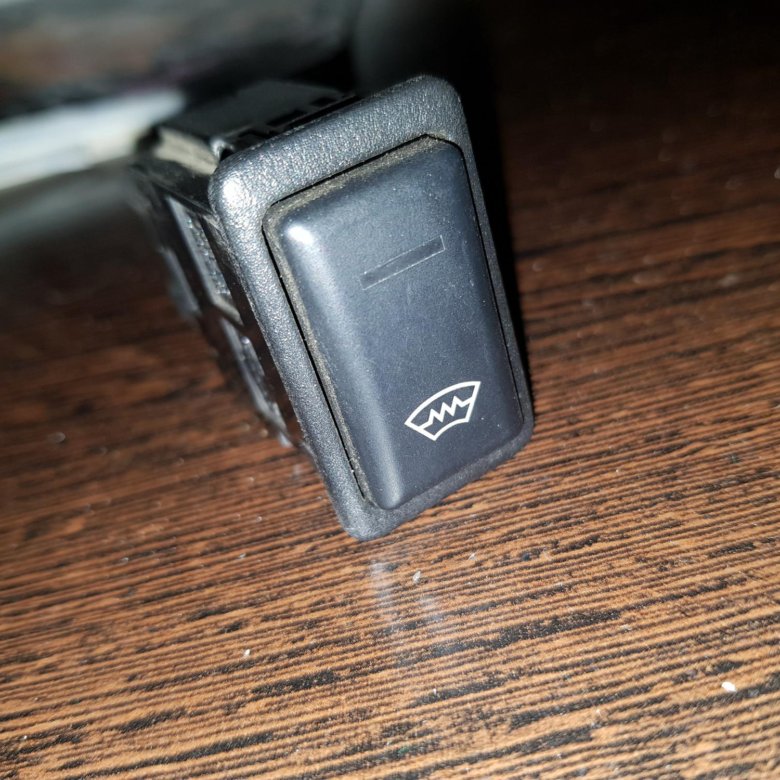 Кнопка подогрева лобового стекла gx460 2005. Кнопка птф фольксваген поло седан. Кнопка включения обогрева лобового стекла toyota 200. Кнопки паджеро 2. Заглушка кнопки фольксваген поло седан.