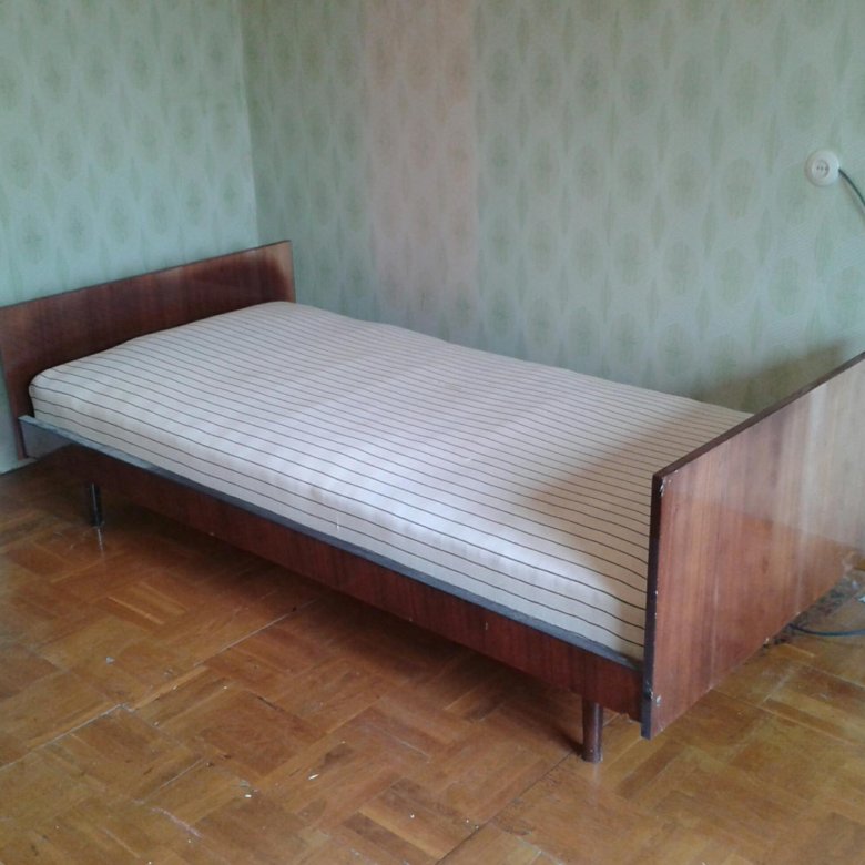 Продать кровать б у. Кровать односпальная Старая. БЭУШНАЯ одноместная кровать. Односпальная кровать б/у. Кровать односпальная старого образца.