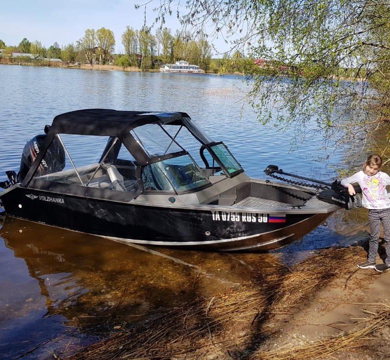 Авито москва лодки. Катер Волжанка 46. Лодка Волжанка 46. Волжанка 46 Fish. Волжанка 46 Fish с мотором.