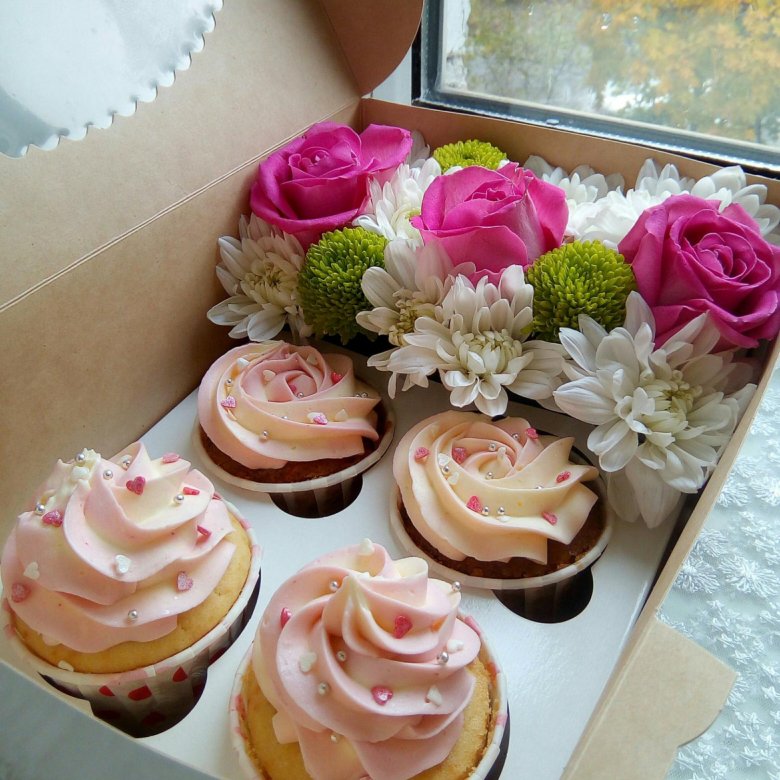 Букет из капкейков на 1 сентября. Капкейки на день учителя. Bouquet of Cupcakes. Букет из капкейков фото.