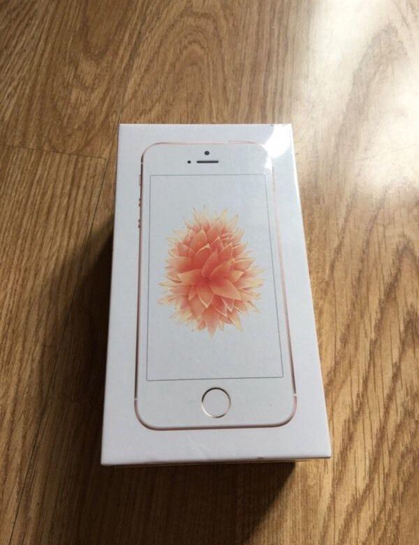 Айфон se 64 москва. Iphone se 2016 коробка. Iphone se New. Айфон 5 se коробка. Коробка от айфона se 2016.