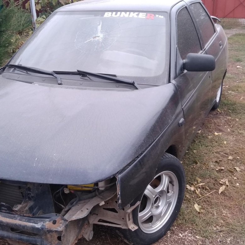 Ваз 2110 с разобранными передом во дворе пранк. Ваз 2110 в плохом состоянии. Авторазбор ваз 2110 запчасти. Разобранная ваз 2110. Разобранная ваз 2110.