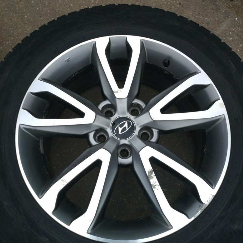 Dm диски. Диски Hyundai Santa Fe r18. Хендай Санта Фе 2 диски. Диски Hyundai Santa Fe r19 оригинал.