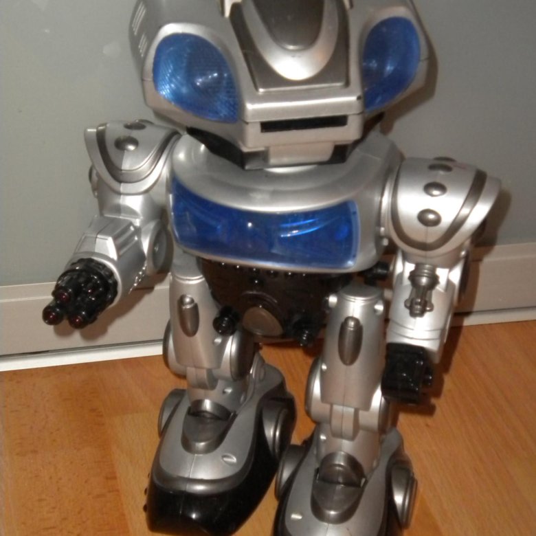 Интерактивный робот электрон. Игрушка робот интерактивный говорящий робот электрон. Робот Танцующий говорящий. Интеллектуальный робот говорящий команды.