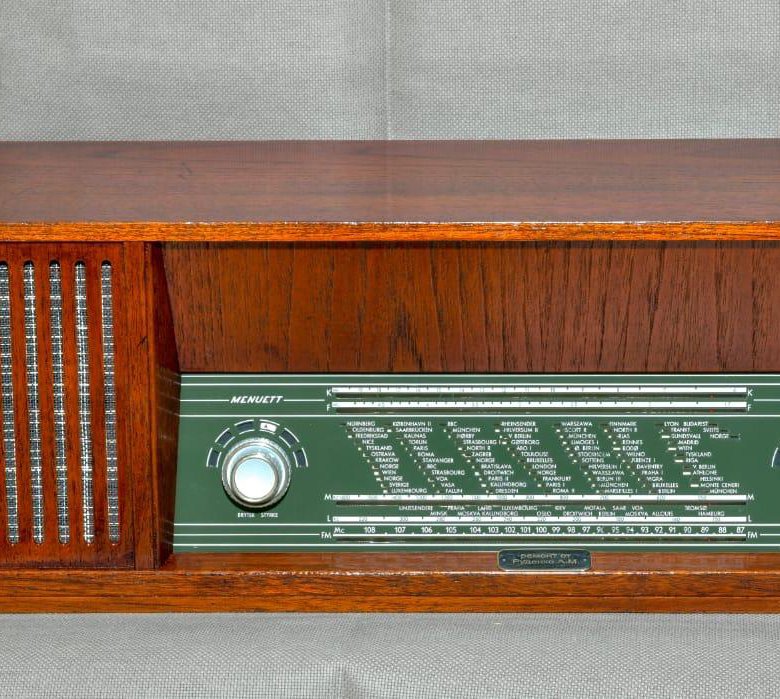 ламповый радиоприемник октава. ламповые радиоприемники на авито. старинный ламповый радиоприемник вэф. Philips philetta. старые ламповые радиоприемники телефункен.