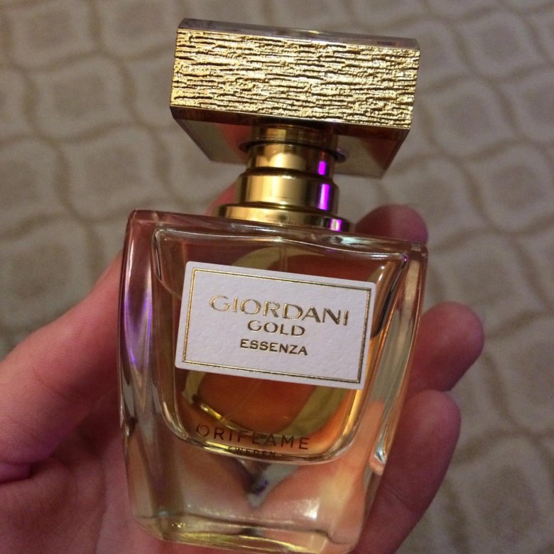 Giordani gold essenza отзывы. Духи Giordani Gold Essenza. Духи Giordani Gold Essenza Blossom. Туалетная вода Джордани Голд Орифлейм. Духи Орифлейм Джордани Голд Эссенза.