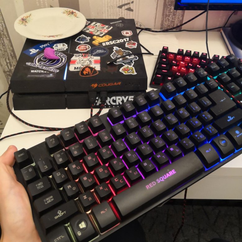 Red square tesla tkl rgb. Red Square Tesla TKL. Red Square Tesla RGB. Тесла ТКЛ РГБ 2020. Tesla RGB.