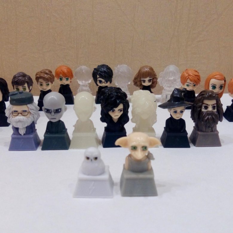 Kinder harry potter. Лента Гарри Поттер 2022. Гарри Поттер из ленты вся коллекция. Лента Гарри Поттер фигурки 2021. Коллекция игрушек Гарри Поттер.