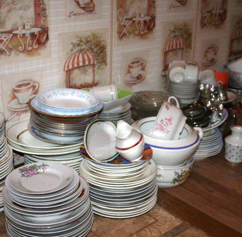 Куплю посуду б у. Домашняя посуда. Старая посуда. Много посуды. Дом посуды.