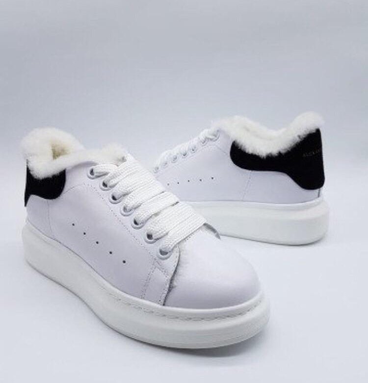 Зимние кроссовки мужские белые с мехом. Alexander MCQUEEN кеды женские зимние. Alexander MCQUEEN кеды зимние. Alexander MCQUEEN кроссовки зимние