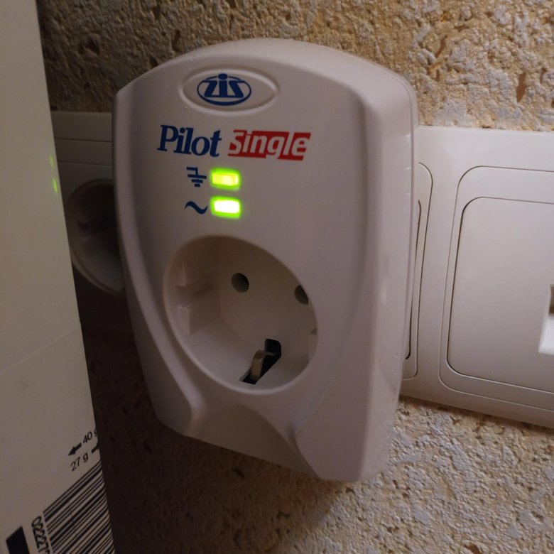 Сетевой фильтр для холодильника от перепада напряжения. Сетевой фильтр от перепада напряжения арс. Сетевой фильтр pilot single. Пилот для холодильника. Удлинитель 15а zis.