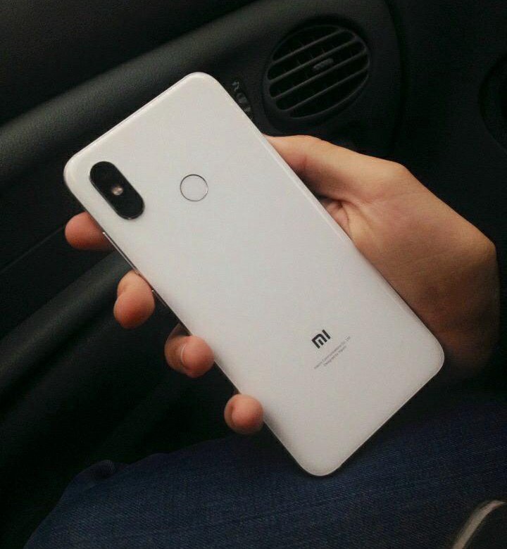 Xiaomi white. Сяоми ми 8 белый. Xiaomi mi 8 White. Ксиоми белый цвет. Ксяоми ми8 белый цвет.