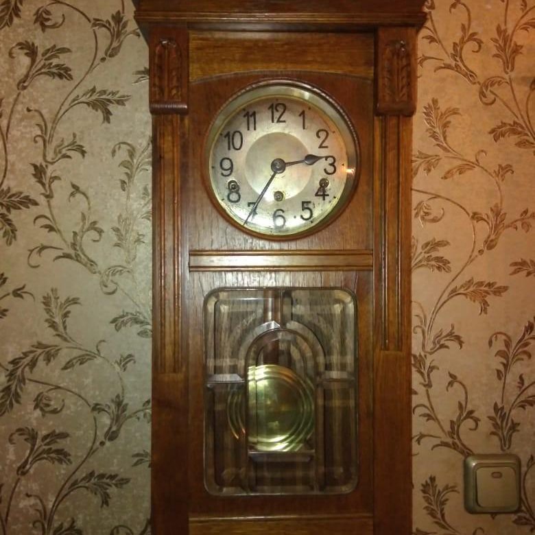 Часы настенные бу. Старые настенные часы. Старинные настенные часы. Антикварные часы настенные. Старинные часы с боем.