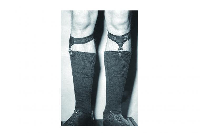 Мужские носки с подтяжками старые