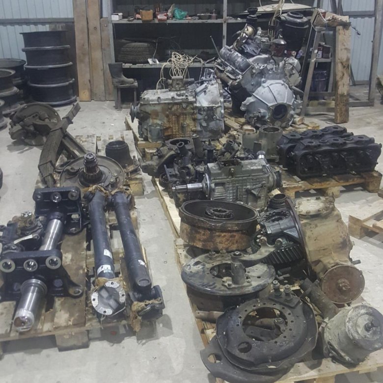 avtozapchasti-na-kamaz-poza-rak-risunki