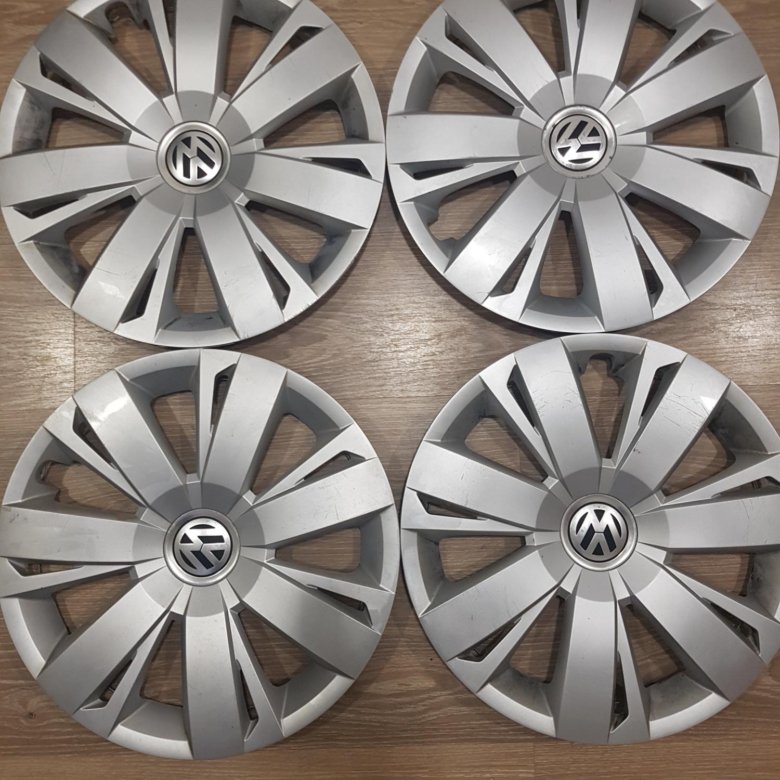 Оригинальные колпаки vw golf mk2. Оригинальные колпаки фольксваген. Колпаки фольксваген поло r15. Колпаки фольксваген r15 оригинал. Колпаки на поло.