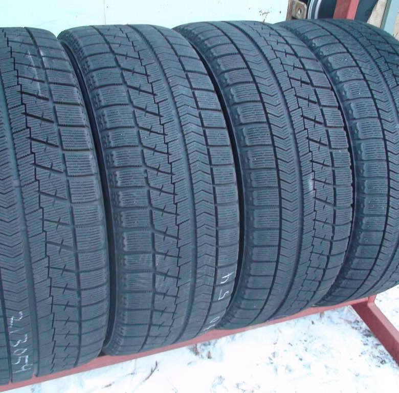 Bridgestone blizzak r17. Bridgestone Blizzak Revo VRX. Bridgestone Blizzak r17 VRX. Bridgestone Blizzak VRX 215 50 17. Bridgestone Blizzak 215 50 r17.