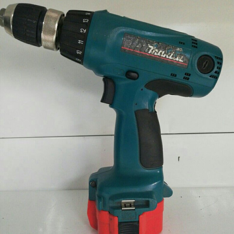 Шуруповерт макита 12. Шуруповерт Makita MXT 12v. Шуруповерт Makita MXT 12v 2013г. Шуруповёрт Макита 12 вольт 2007 года. Макита d 12 вольт.