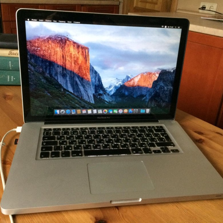 Latest inch. Макбук 15 дюймов. MACBOOK 15 дюймов. MACBOOK Unibody late 2008.. Макбук 15 дюймов цвет.