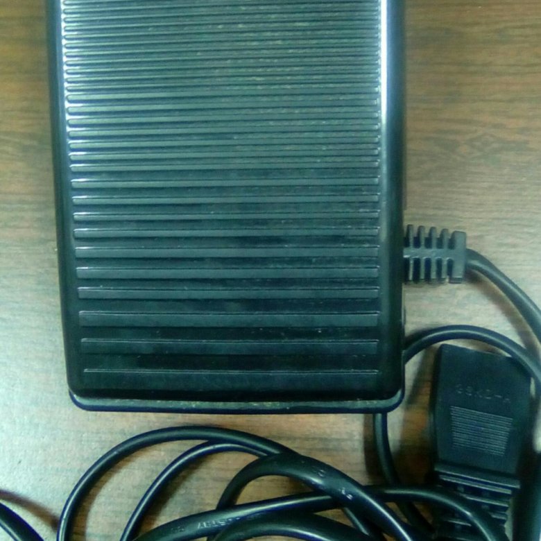 Педаль привода. Педаль для швейной машины радом. Ножная педаль для швейной машины комфорт 2000. Педаль для швейной машины чайка 116 -2. Педаль для швейной машинки веритас u1184.