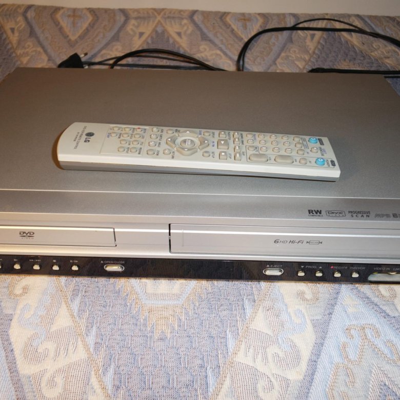 Lg dc90v5v0w. Видеомагнитофон LG dc476dx. DVD/VHS-плеер LG DC-476. DVD/VHS-плеер LG DC-475. Двд плеер LG dc563x.