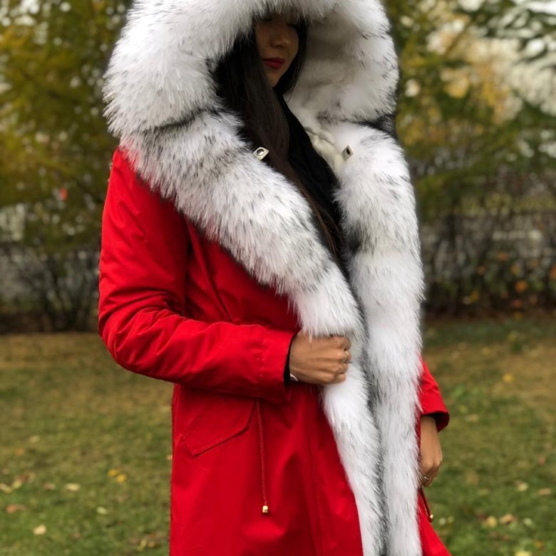 Красная куртка с белым мехом