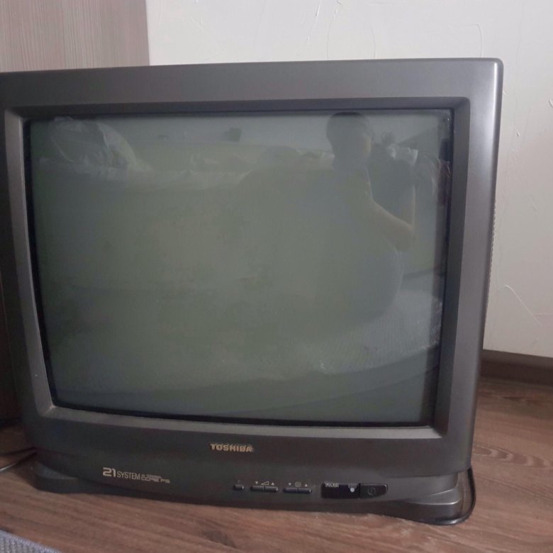 Куплю телевизор тошиба в москве. Телевизор Toshiba 1998 фото.