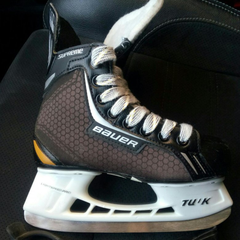 Bauer supreme pro int. Коньки Bauer Supreme Pro. Коньки Бауэр Суприм про33.5. Коньки Bauer Supreme one Pro. Коньки Bauer Supreme Pro детские.