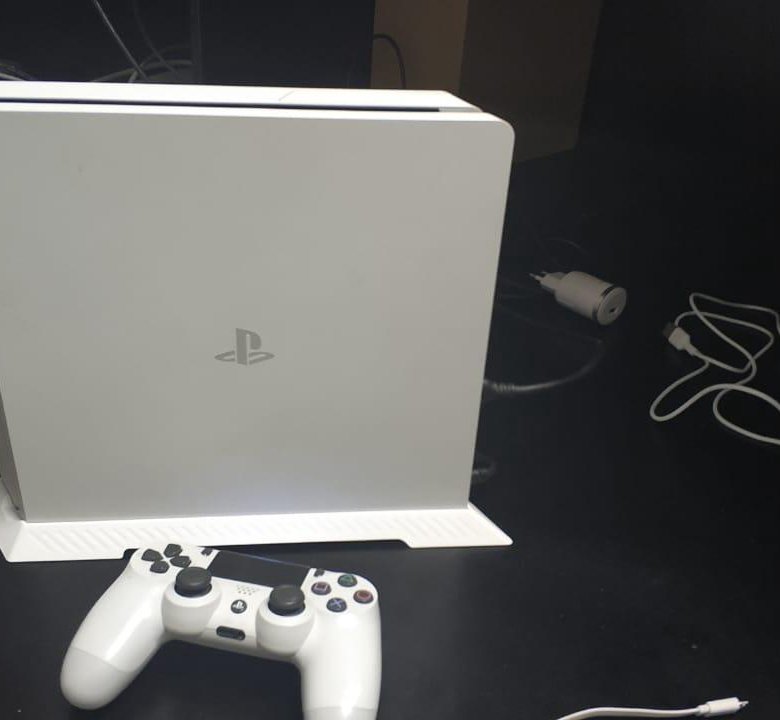 Staro slim white. ПС 4 Slim белая. Пс4 слим белая редкая. Белый корпус для ps4 Slim. Panasonic ps4 Slim.