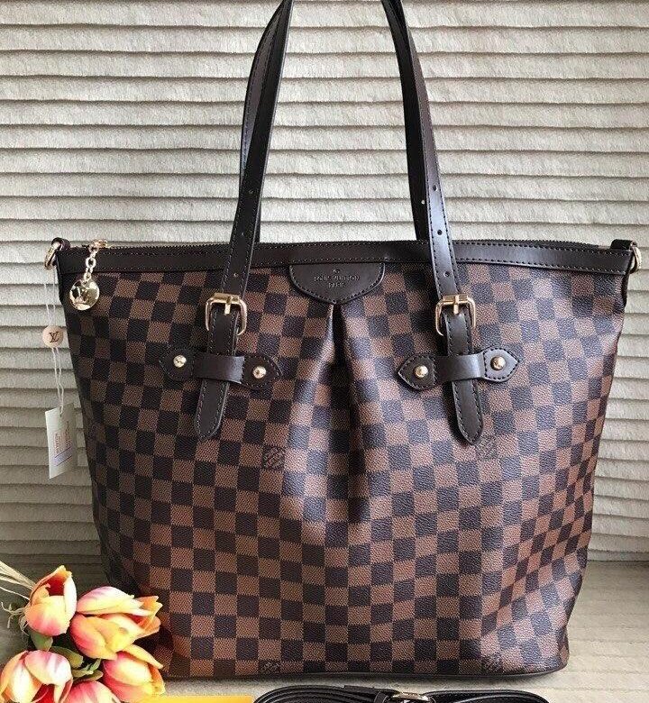 Луи виттон авито. Сумка Dauphine Louis Vuitton. Сумочка Луи Виттон маленькая. Экокожа Louis Vuitton. Луи Виттон рюкзак женский.