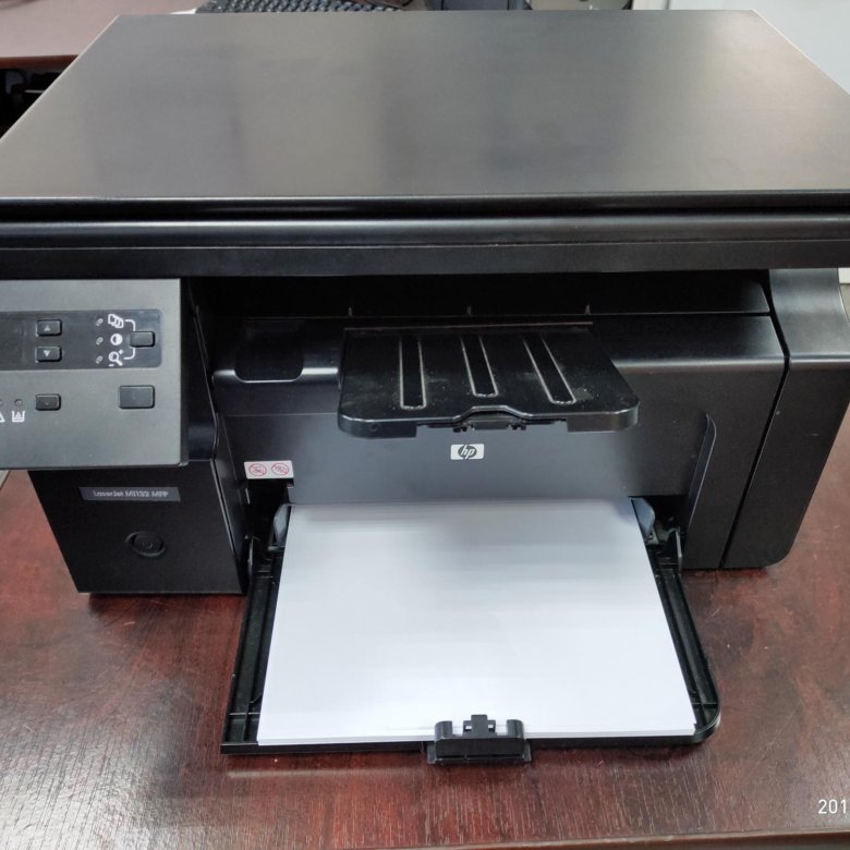 Принтер m1132 mfp купить. Принтер LASERJET m1132 MFP.