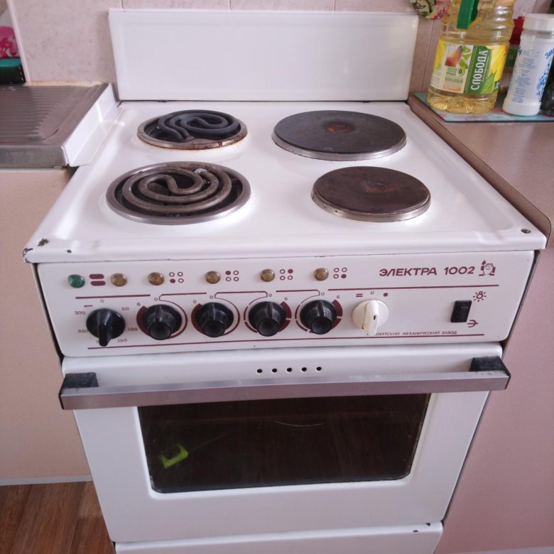 газовая плита электра ссср. электра 1002. советская электроплита электра 1002 белая со спиралью. плита электра 1002 вилка. электра 1002.