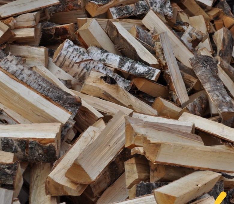 Купить дрова от производителя. Дрова. Березовые дрова. Сырые дрова. Береза колотая.