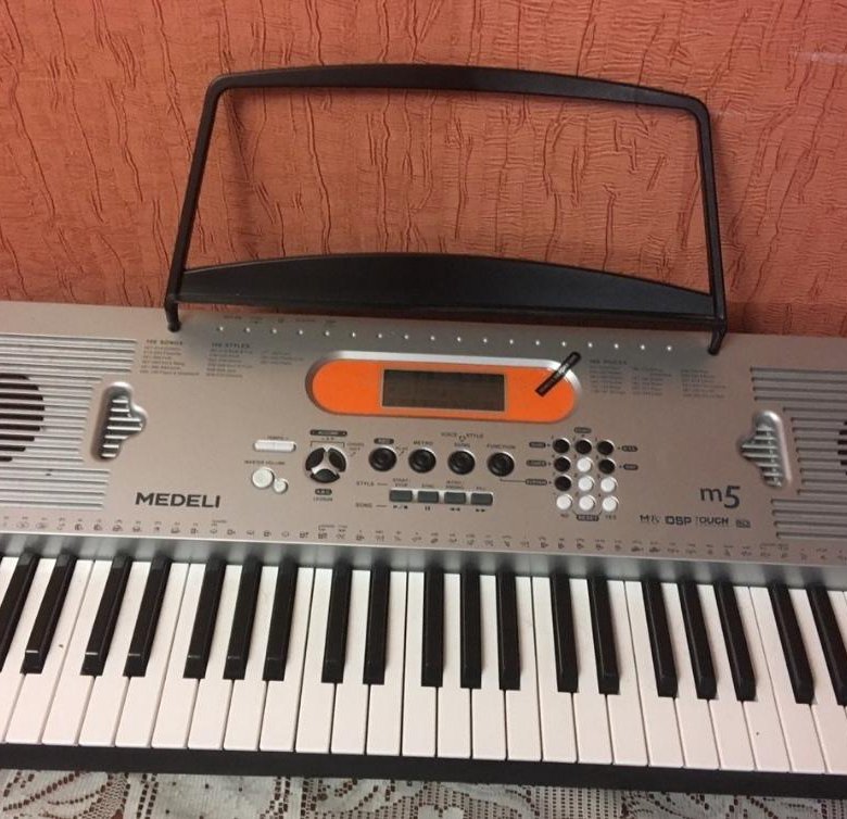 Пианино тюмень фото. Синтезатор тюмень. Синтезатор тюмень. Детский электронный синтезатор. Пианино тюмень вес.