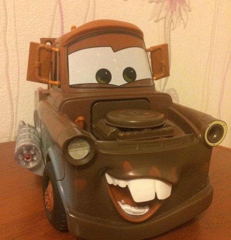 Tow Mater машина