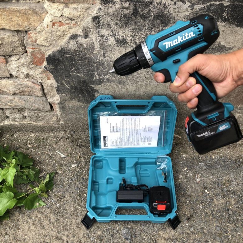 Авито уфа шуруповерты. Makita 21v шуруповерт. Шуруповерт Makita 21v оригинал. Шуруповерт Макита 6218d. Макита шуруповерт 18 вольт маленький.
