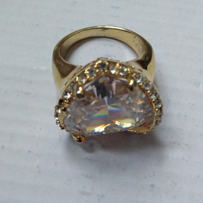 Золотое кольцо поцелуйчик советское 583. Кольца 90 х годов. Кольца 90 х годов. Пластмассовые кольца 90-х. Кольца из 90-х.