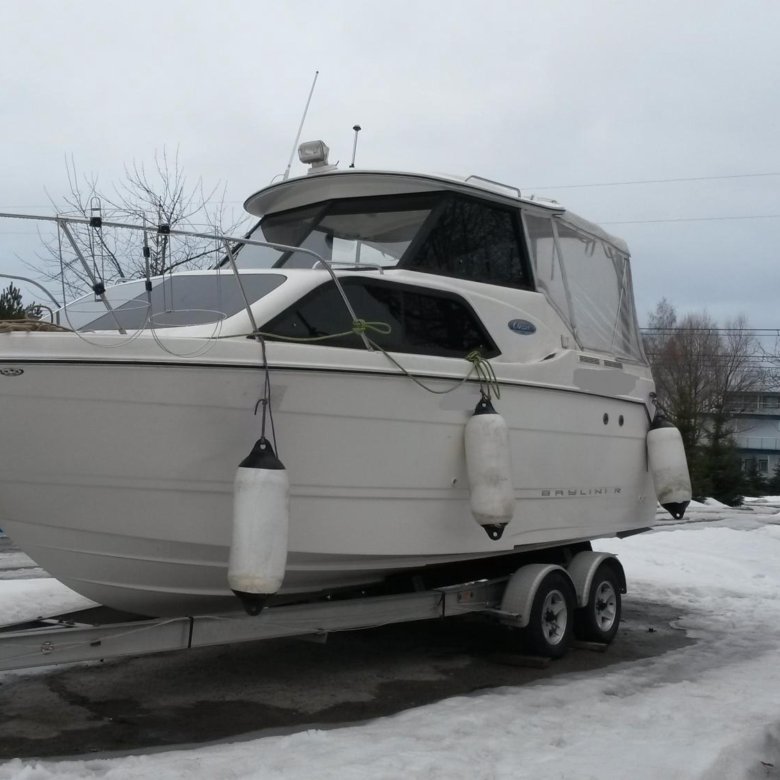 Прогулочный катер Bayliner