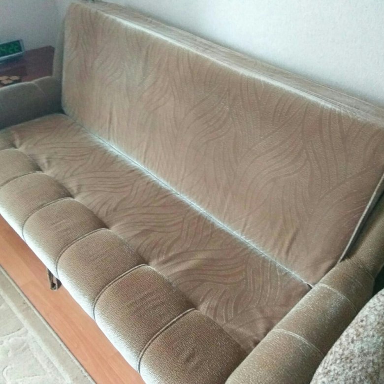 Нижний б у диваны. Барахолка диваны б/у. Диван 100см овальные. Некачественный диван бу.