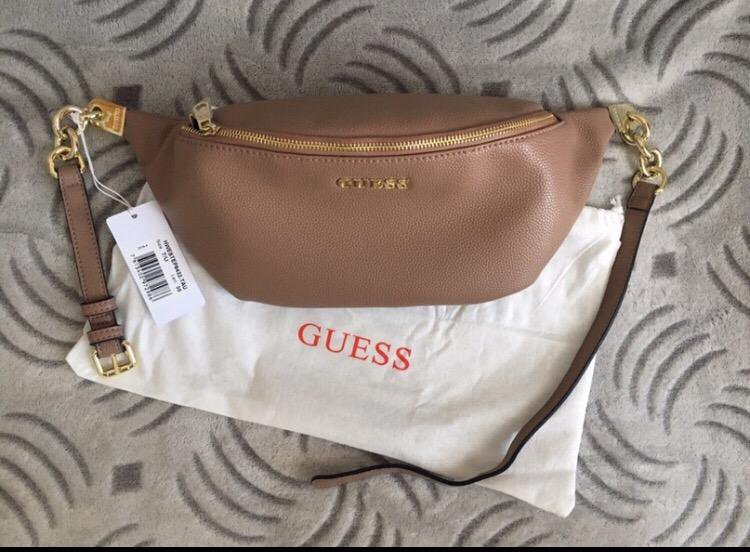 Поясная сумка женская guess. Поясная сумка guess женская. Поясная сумка Гуес бежевая. Сумка поясная guess бежевая. Сумка на пояс Гуес женская.