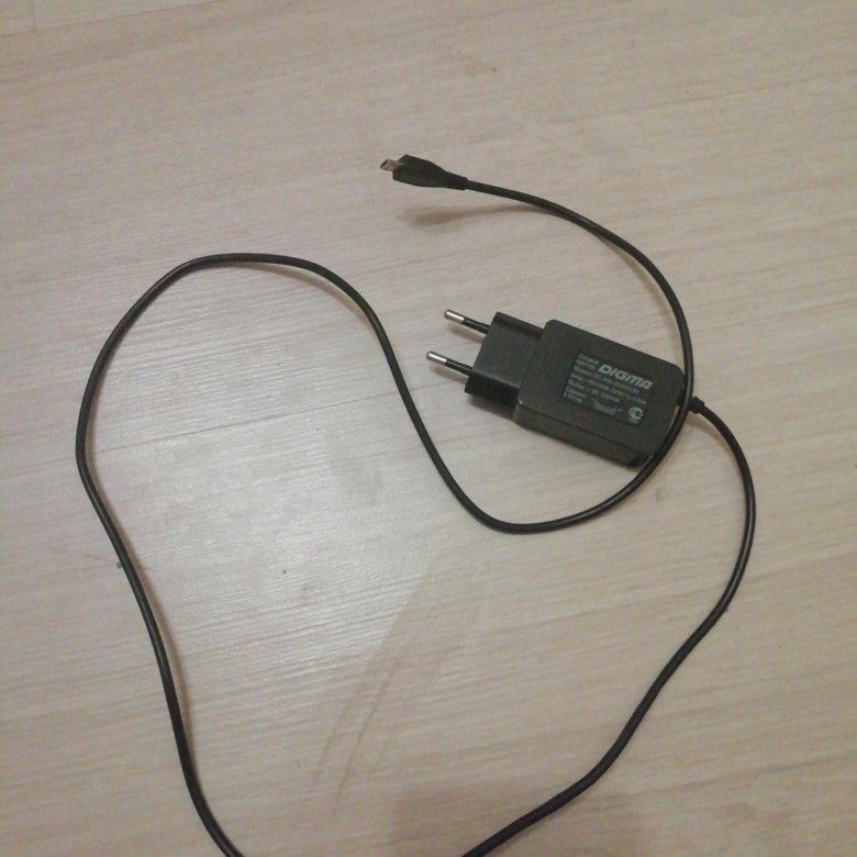 Блок питания дигма. Зарядное устройство для планшета digma. Digma заряжается. Digma азу. Digma заряжается.