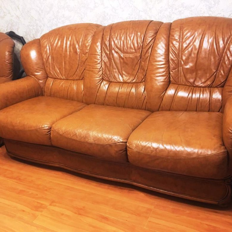 Куплю кожаный диван б у. Диван кожаный Сириус-10. Кожаный диван раскладной. Бэушный диван. Кожаный диван раскладной Юла.
